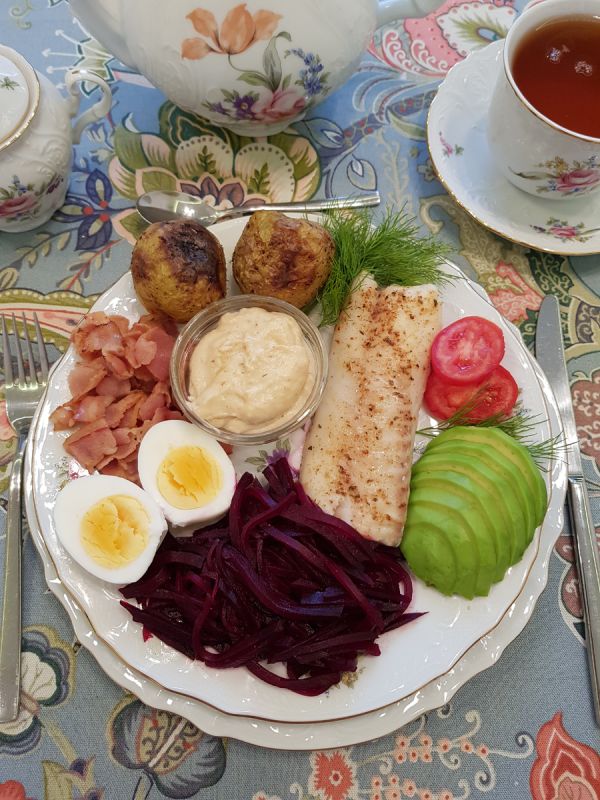 Уютный датский ужин из трески и свеклы: простой рецепт с горчичным соусом