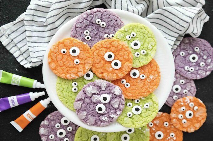 Как удивить детей на Хэллоуин: простое и веселое печенье «Хэллоуинские монстрики»