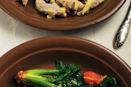 Шпинат с помидорами и чесноком: идеальное сочетание для легкого ужина