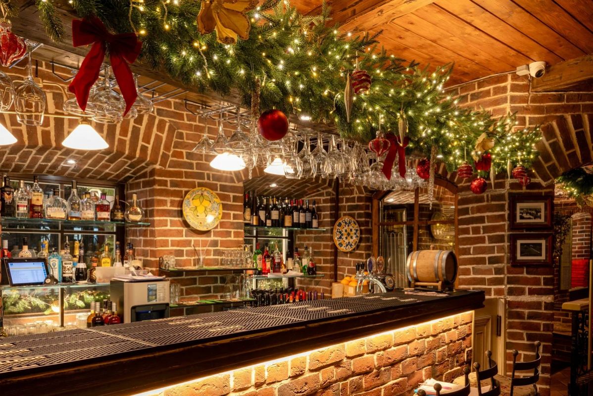 Почему проводить Новый год в ресторане становится всё популярнее