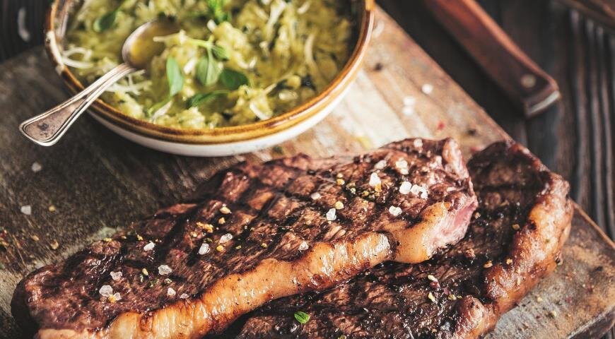 Как приготовить идеальный стейк пиканья с чесночным песто