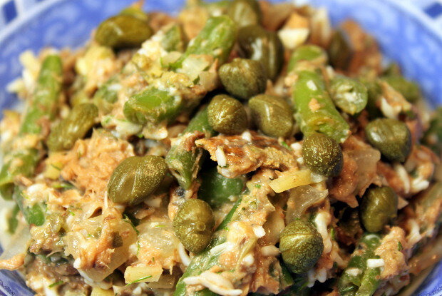 Идеальный салат с тунцом и стручковой фасолью для легкого ужина