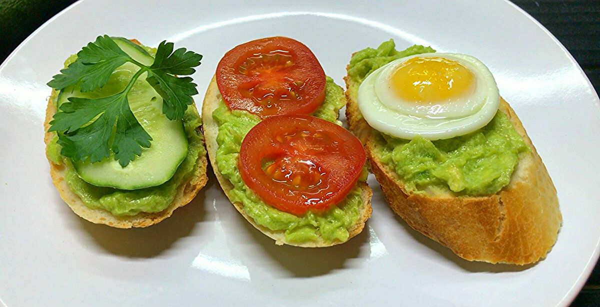 Паста из авокадо: три простых рецепта для вашего завтрака