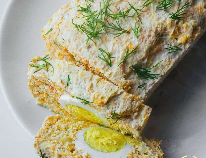 Восхитительный куриный рулет с яйцом