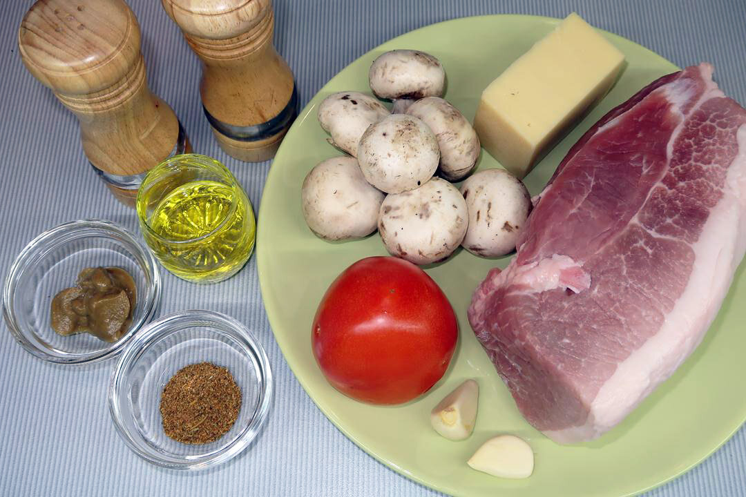 Праздничная мясная книжка: как приготовить изысканное блюдо с ароматом грибов и сыра