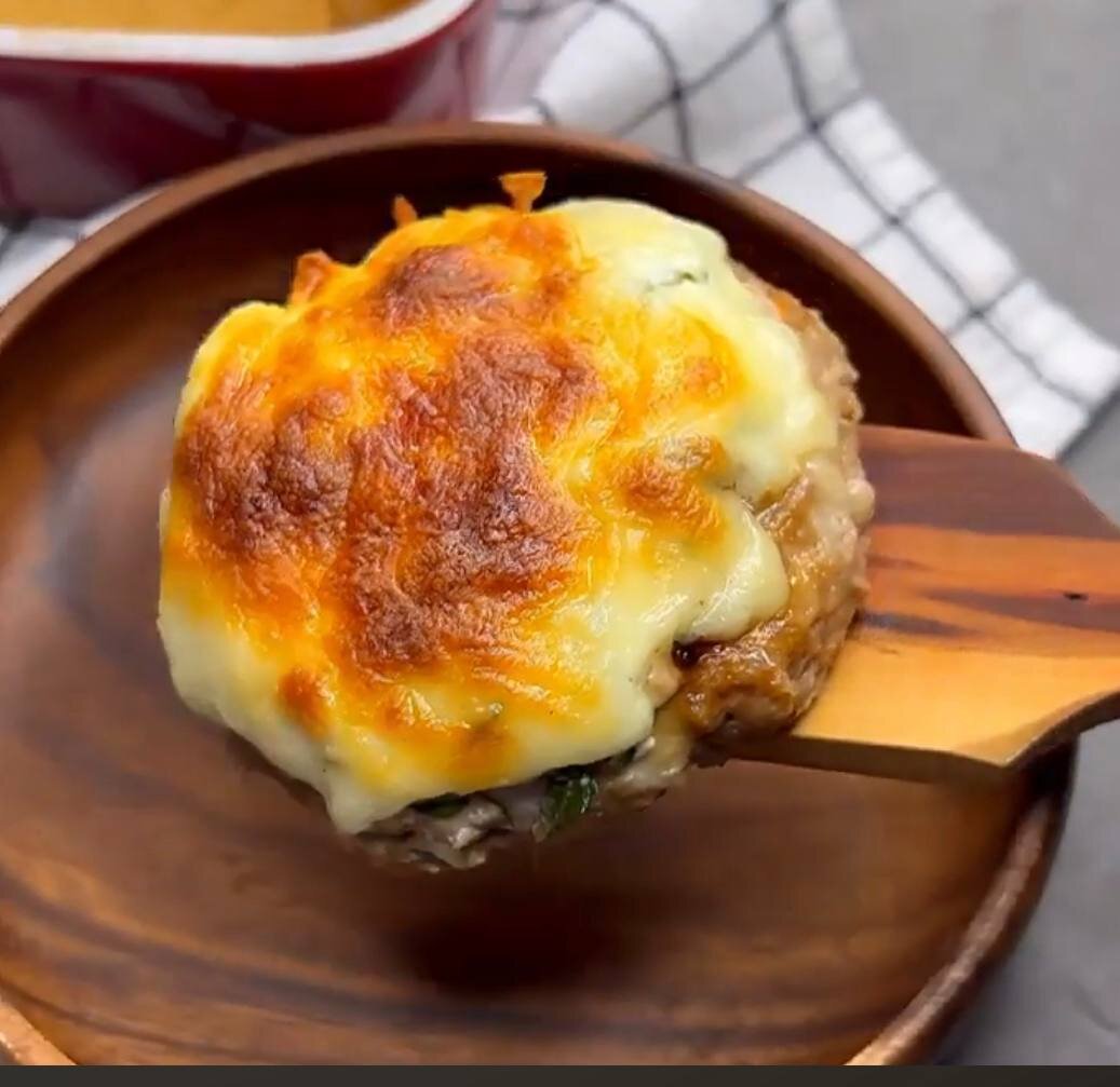 Сочный рецепт стожков с грибами и сыром, который удивит вашу семью
