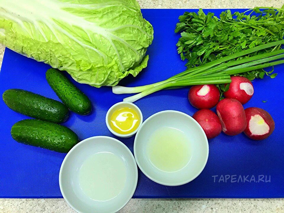 Как быстро приготовить оригинальный овощной салат с пикантной заправкой