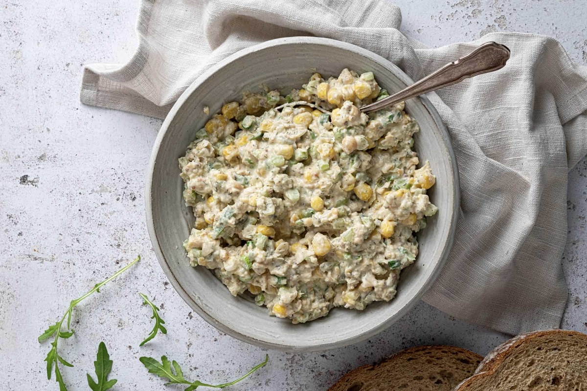 Легкие и изысканные салаты без майонеза: откройте новые горизонты кухни