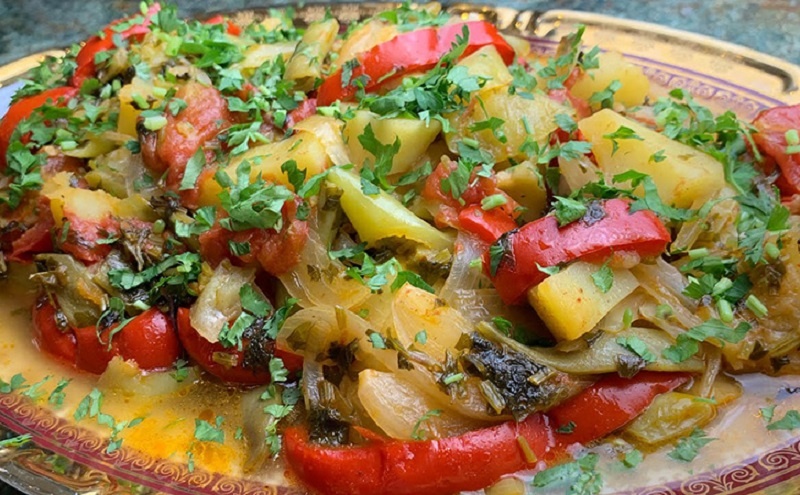 Айлазан: классика армянской кухни с сочной курицей и свежими овощами