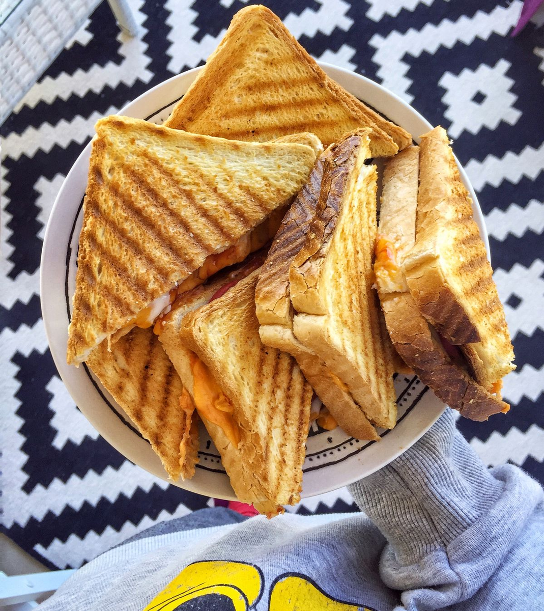 Вкусные бутерброды для школьников и студентов: быстрые идеи для обеда с собой