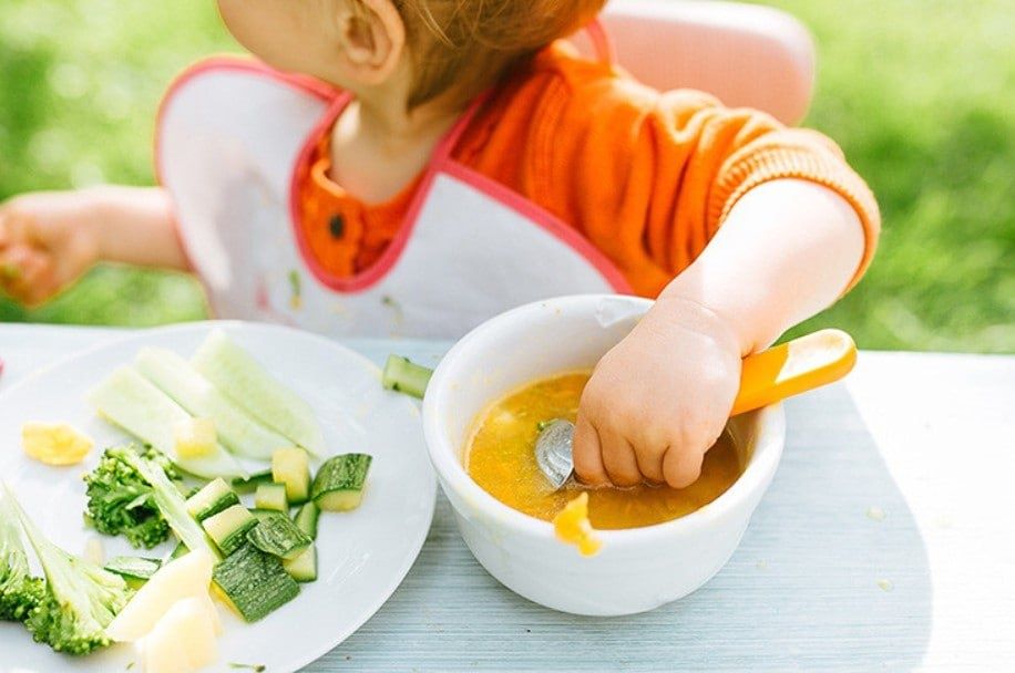 Прикорм по инициативе малыша: осваиваем Baby Led Weaning