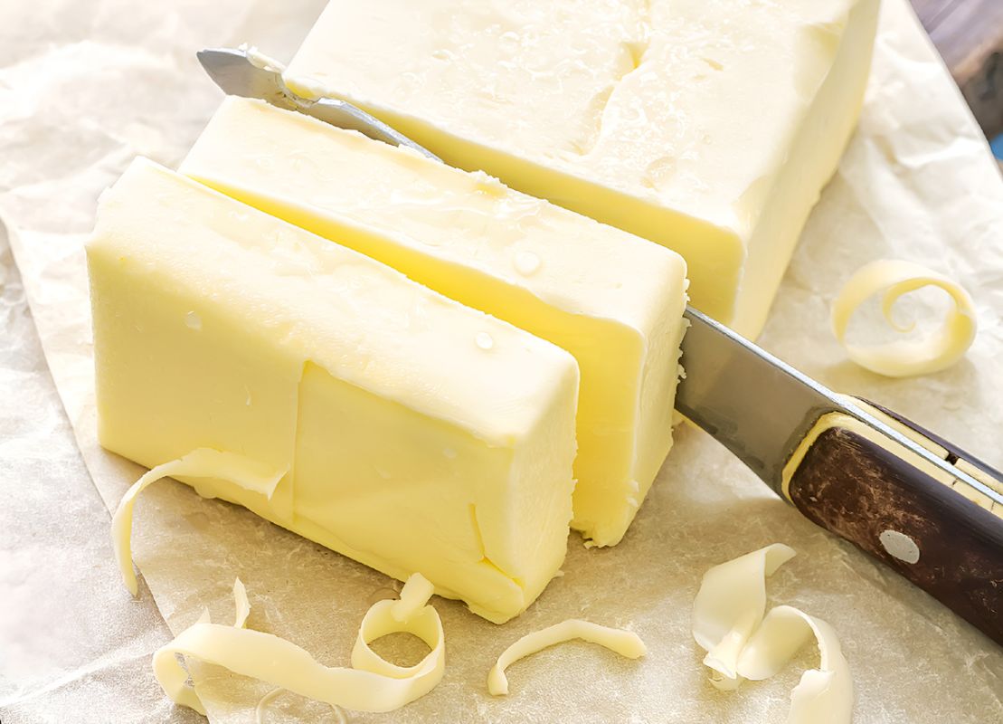 Как отличить качественное сливочное масло от подделки: простые советы