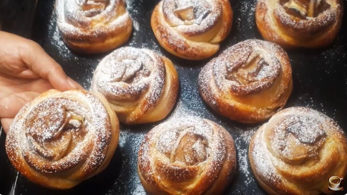 Как приготовить невероятно вкусные булочки с начинкой: секретный рецепт