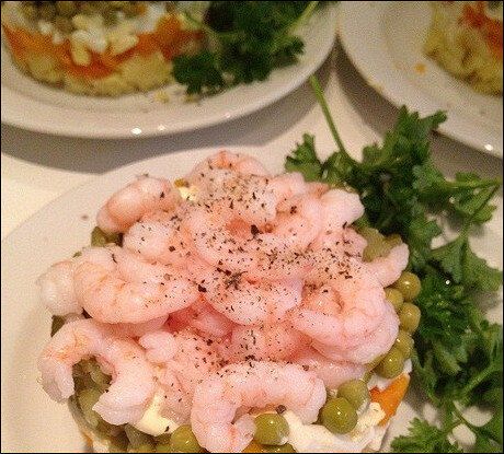 Нежное оливье с креветками: идеальное блюдо к празднику