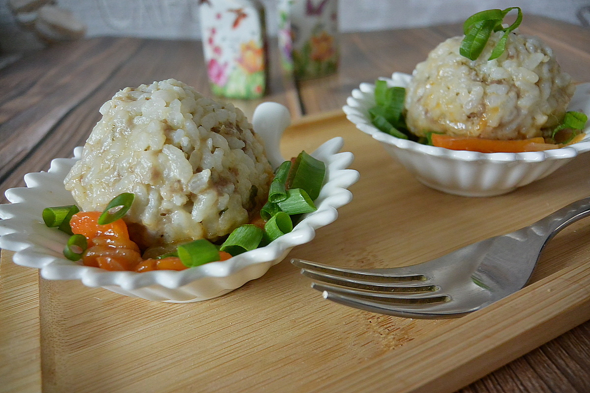 Ностальгия по детству: Простой рецепт ежиков из фарша с рисом