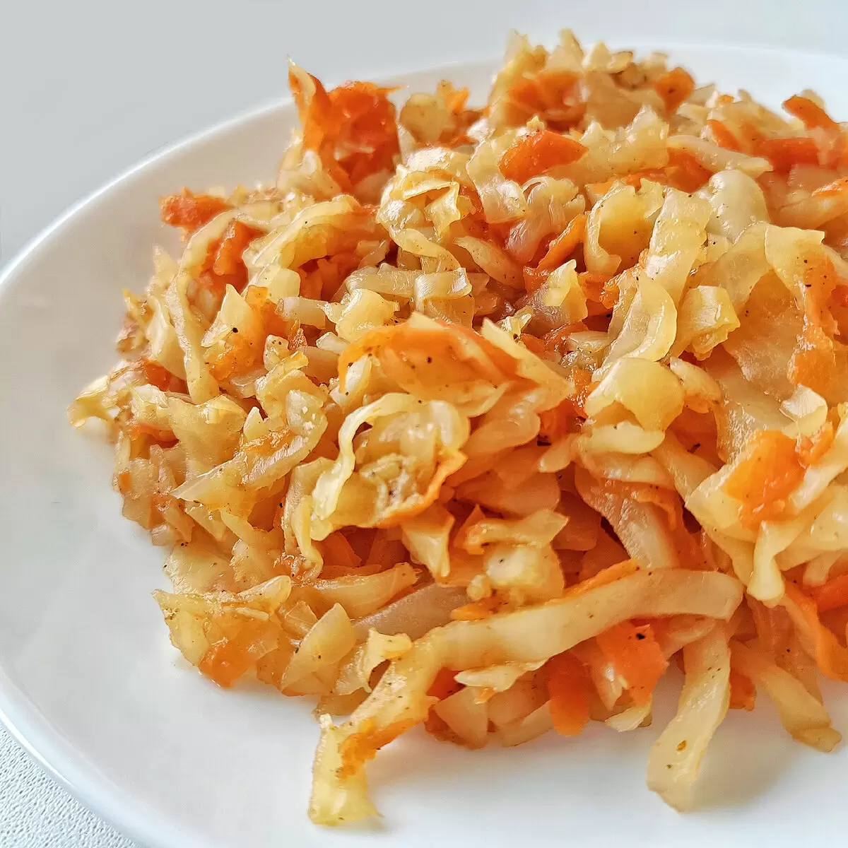 Тушёная капуста без масла: простой и полезный рецепт