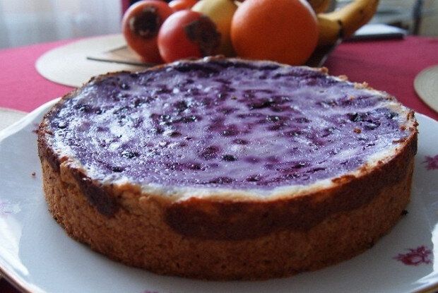 Черничный пирог с творогом: рецепт с изюминкой