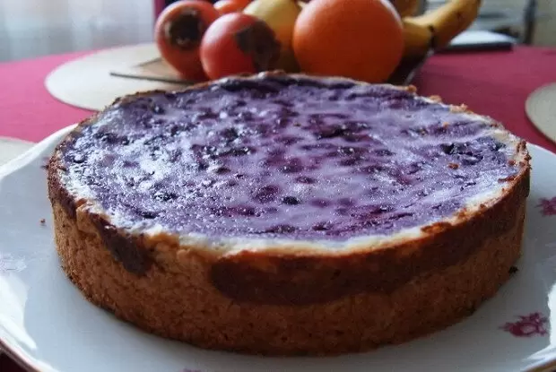 Черничный пирог с творогом: рецепт с изюминкой