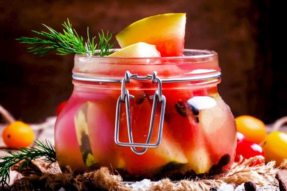 Заготовки на зиму: квашение арбузов, помидоров и баклажанов как искусство