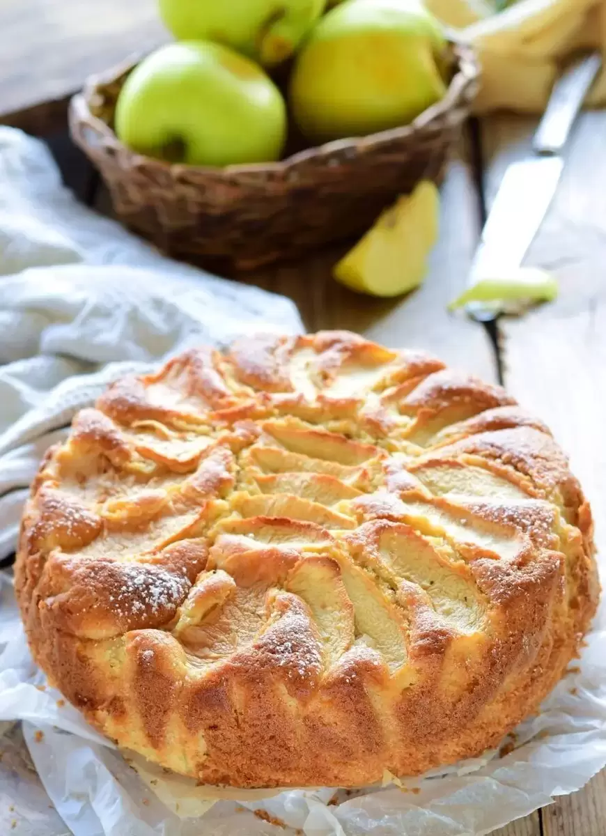 Пирог из детства: секреты идеальной шарлотки на каждый день