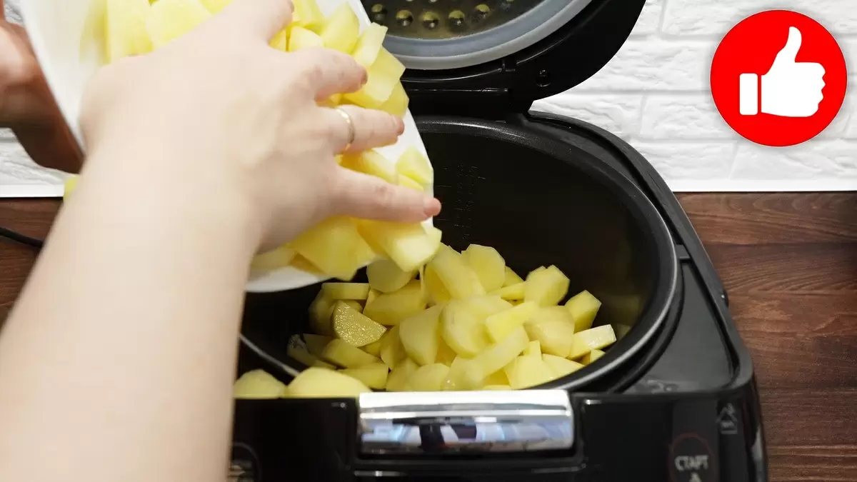 Нежное сочетание картофеля и лука: мне в мультиварке