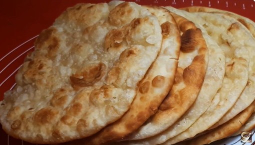 Лепёшки на завтрак: простой рецепт с газировкой и майонезом