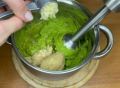 Сэндвич с хумусом из зеленого горошка