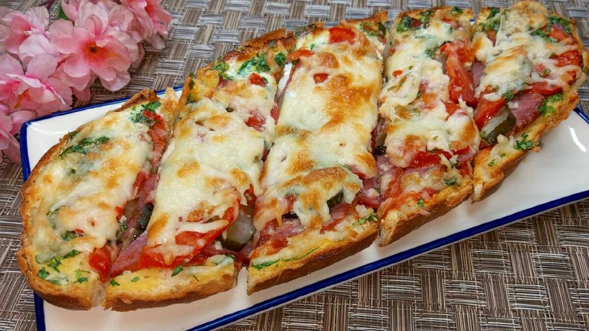 Ленивая пицца из батона – быстро и вкусно!