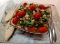 Салат с белой фасолью, шпинатом и болгарским перцем