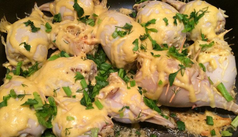 Кальмары, фаршированные грибами и сыром: рецептура для истинных гурманов