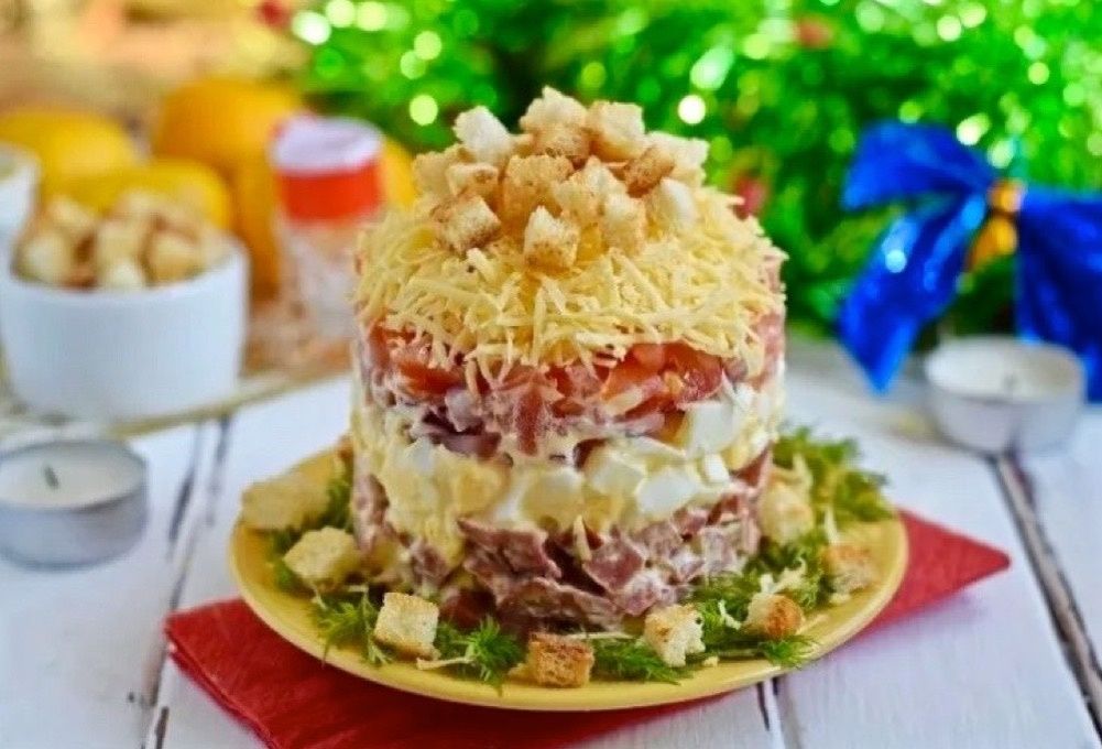Новые мясные салаты, которые завоюют ваш стол