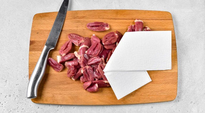 Несравненные куриные сердечки: нежный вкус в сливочном соусе